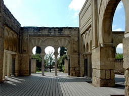 Archaelogical ensemble Madinat Alzahra (at 7 km)